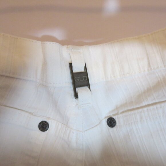 GLO‎ White Shorts - Picture 5 of 6
